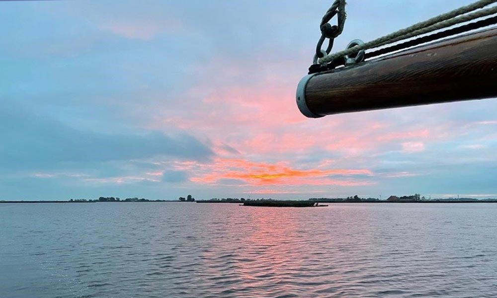 Setzt die Segel, Leinen los! Segeltörn in Friesland, Niederlande